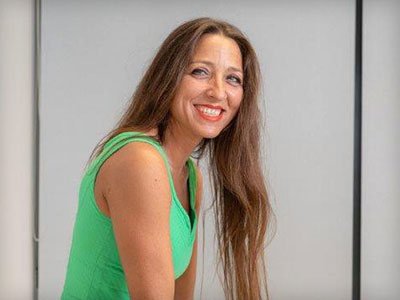 Angela Frazzitta, Καθηγήτρια Ιταλικών
